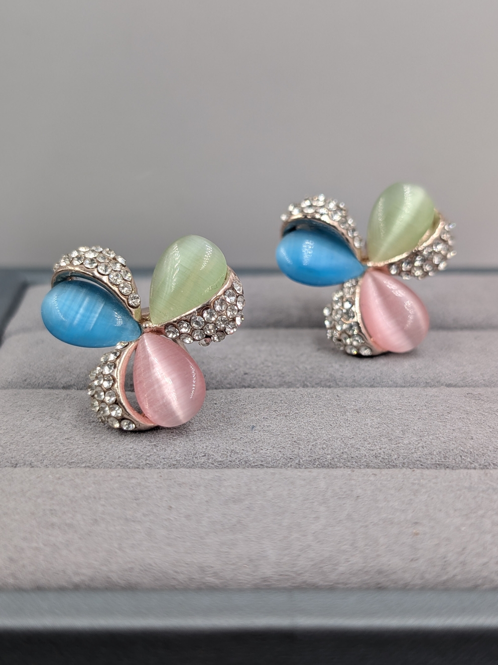 Pastel Cat Eye Rhinestone Floral Clip-On back for pierced ears Earrings  | M268